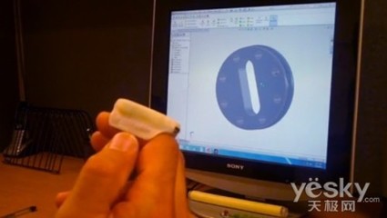 不仅仅是鼠标 Mycestro手指佩戴型鼠标开启人机交互新纪元